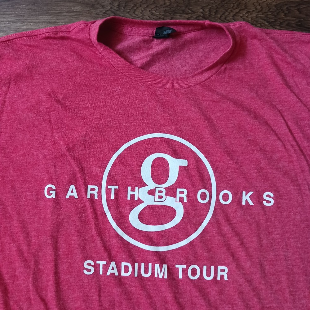 Garth Brooks Stadium Tour T-Shirt Mens XXL Red I've Got Friends In Stadiums Tee